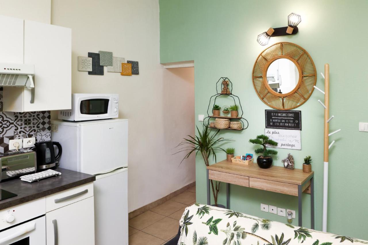 Les Bulles Médiévales: Wellness With Spa & Sauna Apartment *